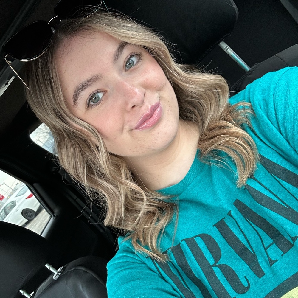 Meet your Posher, Danielle